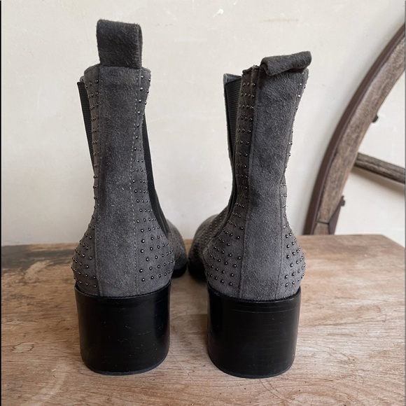 ALICE + OLIVIA Gray Studded Suede Leather Designer Ankle Boots Elastic Womans 39